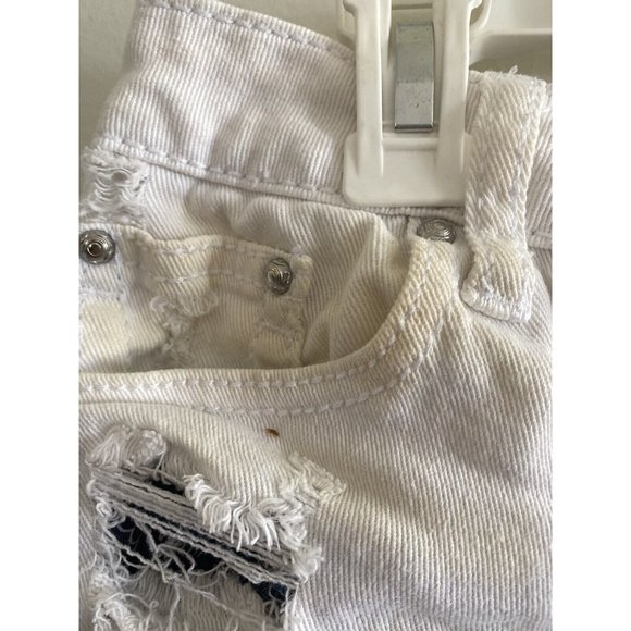 Almost Famous Womens White Shorts Distressed Size 5 READ DESCRIPTION - Picture 4 of 12
